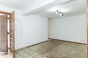 Image 8 - 891312