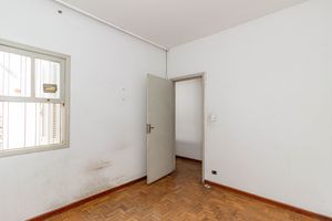 Image 17 - 891312