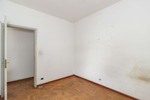 Image 15 - 891312