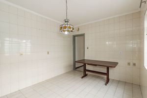 Image 35 - 891312