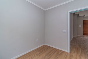Image 11 - 891353