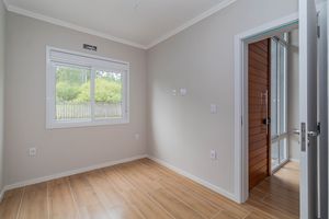 Image 17 - 891353