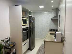 Image 6 - 891359