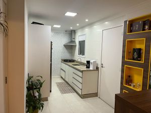 Image 7 - 891359