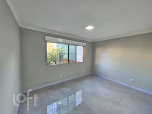 Image 8 - 891371