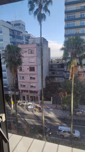 Image 7 - 891375