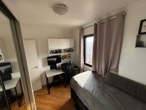 Image 18 - 891378