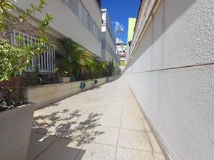 Image 3 - 891407