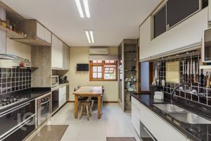 Image 33 - 891474
