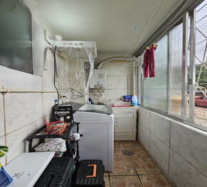 Image 9 - 891513
