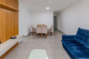 Image 4 - 891530