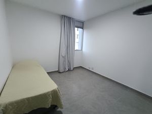Image 19 - 891530