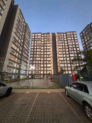 Image 1 - 891556