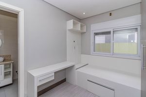 Image 17 - 891575