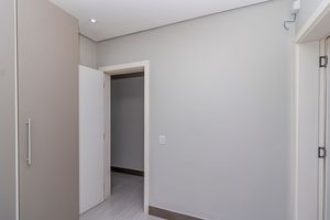 Image 20 - 891575