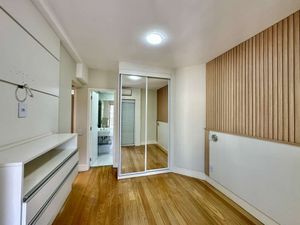Image 38 - 891588