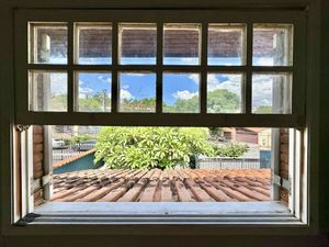 Image 15 - 891600