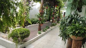 Image 5 - 891601