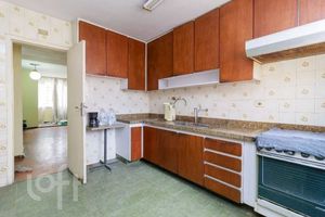 Image 8 - 891610
