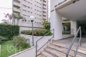 Image 32 - 891613