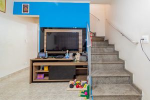Image 4 - 891620