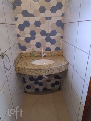 Image 13 - 891630