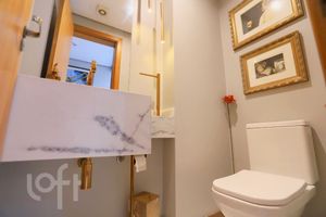 Image 8 - 891631