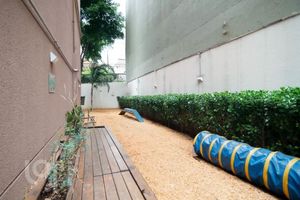 Image 16 - 891635