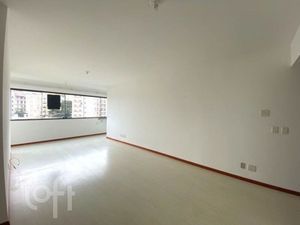 Image 4 - 891641