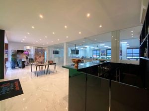 Image 6 - 891646