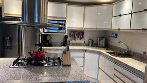 Image 4 - 891649