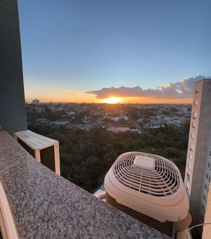 Image 13 - 891700