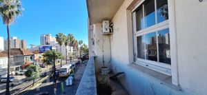 Image 9 - 891702