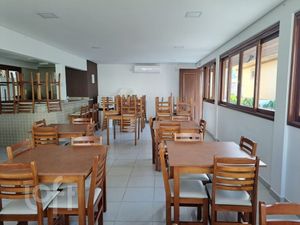 Image 19 - 891725