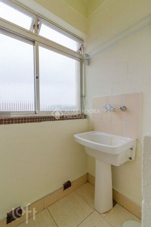 Image 10 - 891728