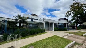 Image 1 - 891737