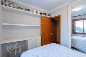 Image 19 - 891739