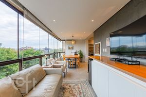 Image 4 - 891739