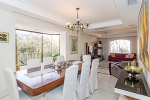 Image 12 - 891743