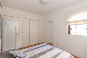 Image 31 - 891743