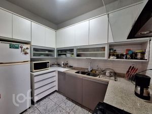 Image 24 - 891744