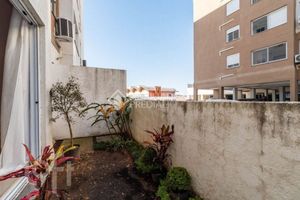 Image 11 - 891752
