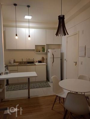 Image 1 - 891762