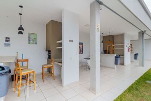 Image 28 - 891795
