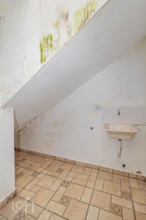 Image 21 - 891808