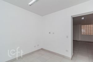Image 20 - 891808