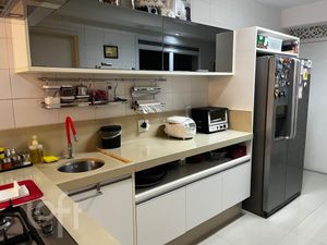Image 10 - 891809