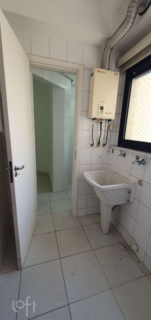 Image 12 - 891814