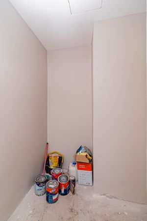 Image 30 - 891817