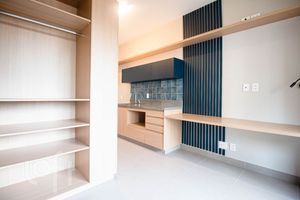 Image 4 - 891835